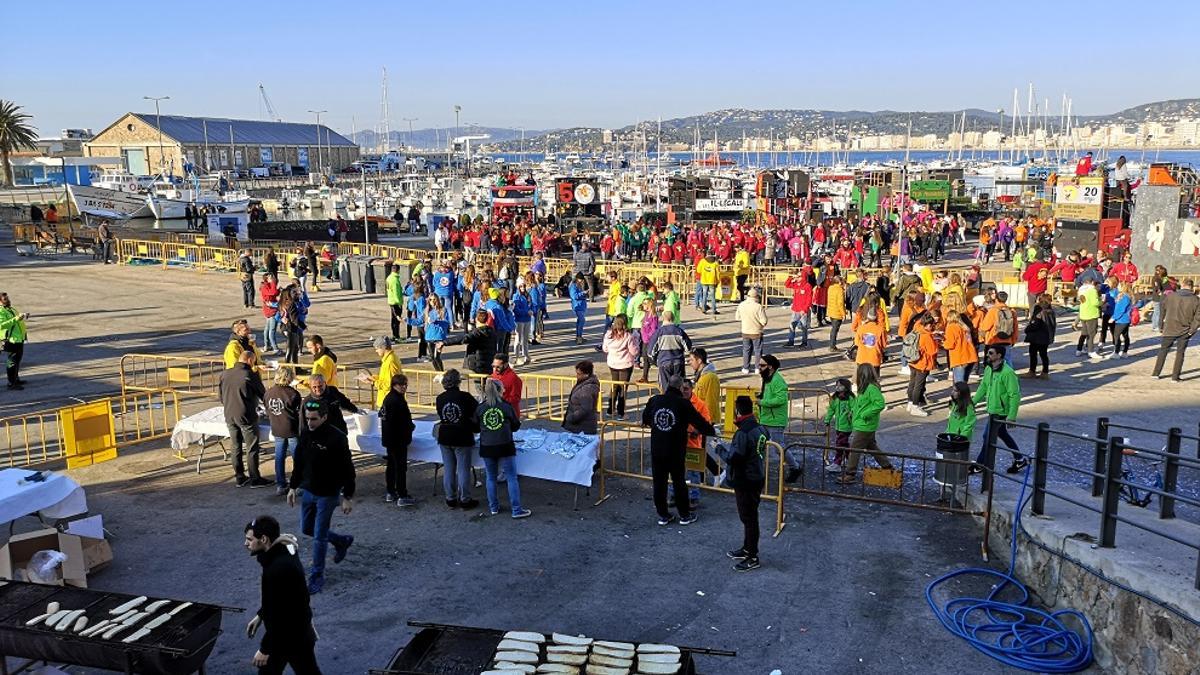 L'estenedor de xarxes del port, en una edició passada del Carnaval.