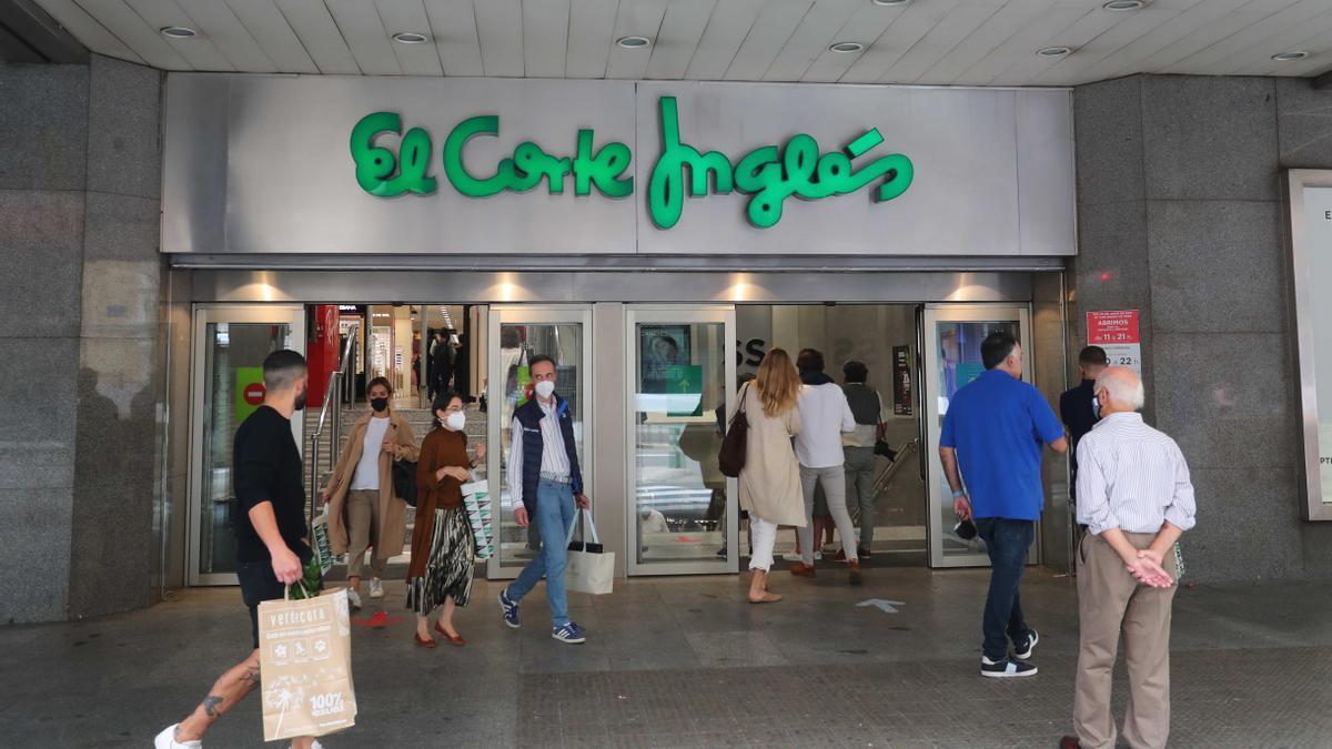 Centros comerciales abiertos hoy en València.