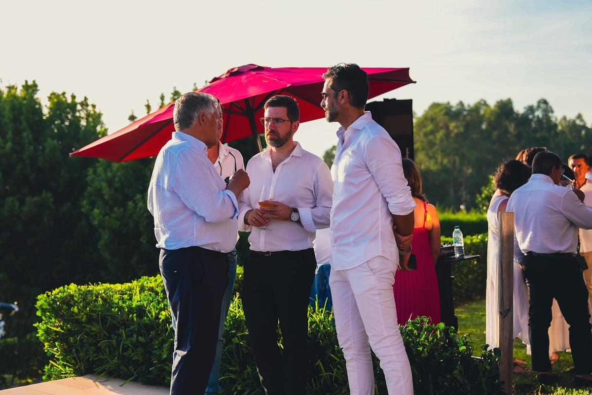 El delegado de la Xunta en Pontevedra y el alcalde de Sanxenxo, entre los asistentes.
