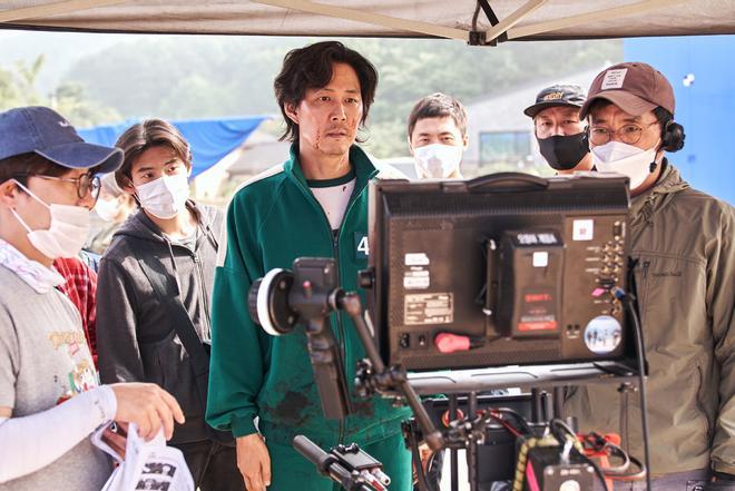 El actor Jung-jae Lee durante el rodaje de la temporada 1 de 'El juego del calamar'