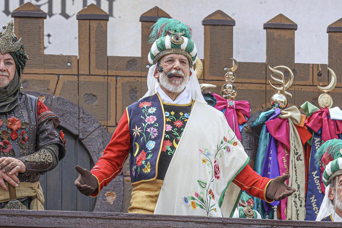Todas las imágenes de la Guerrilla y Embajada de este lunes de los Moros y Cristianos de Petrer
