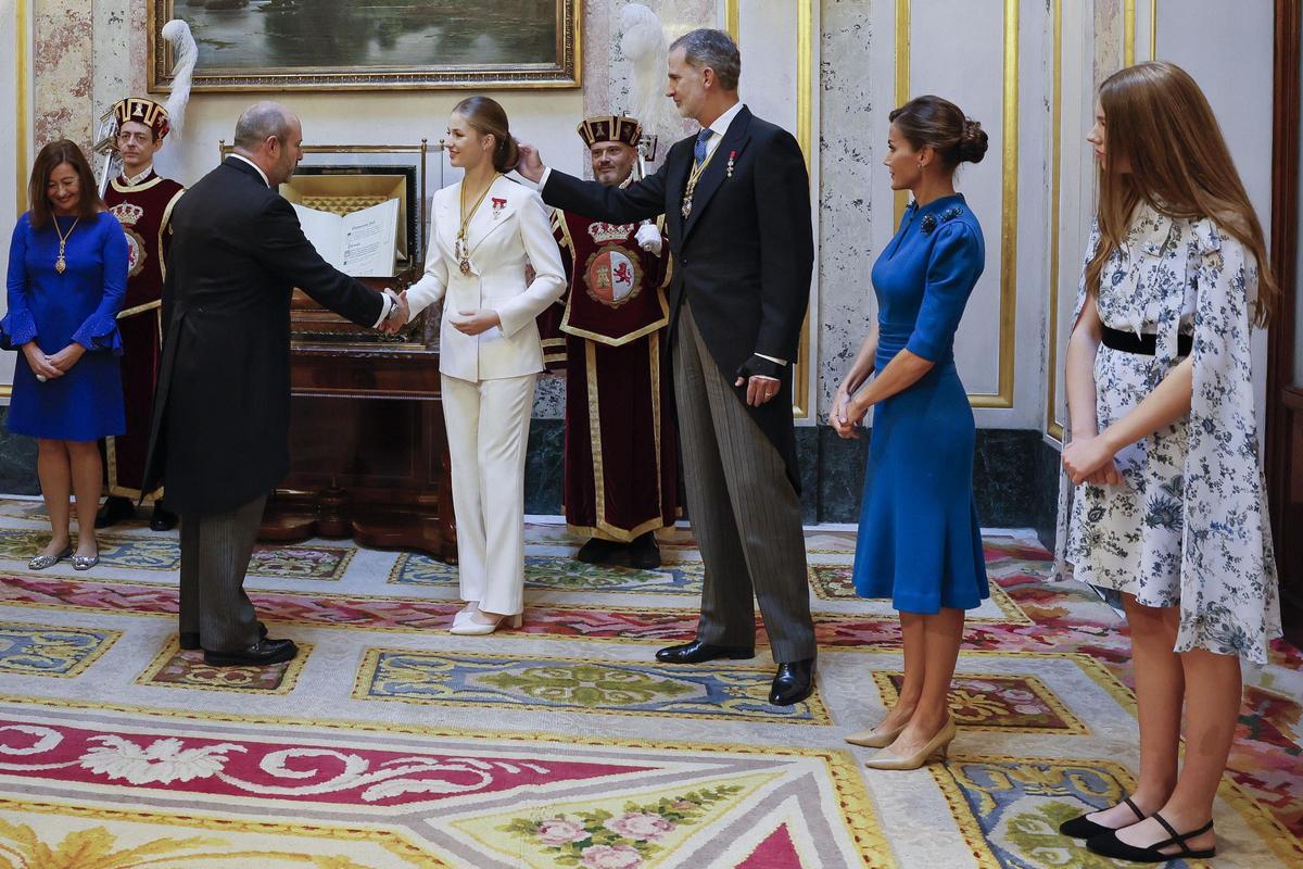 Leonor recibe las medallas del Congreso y del Senado