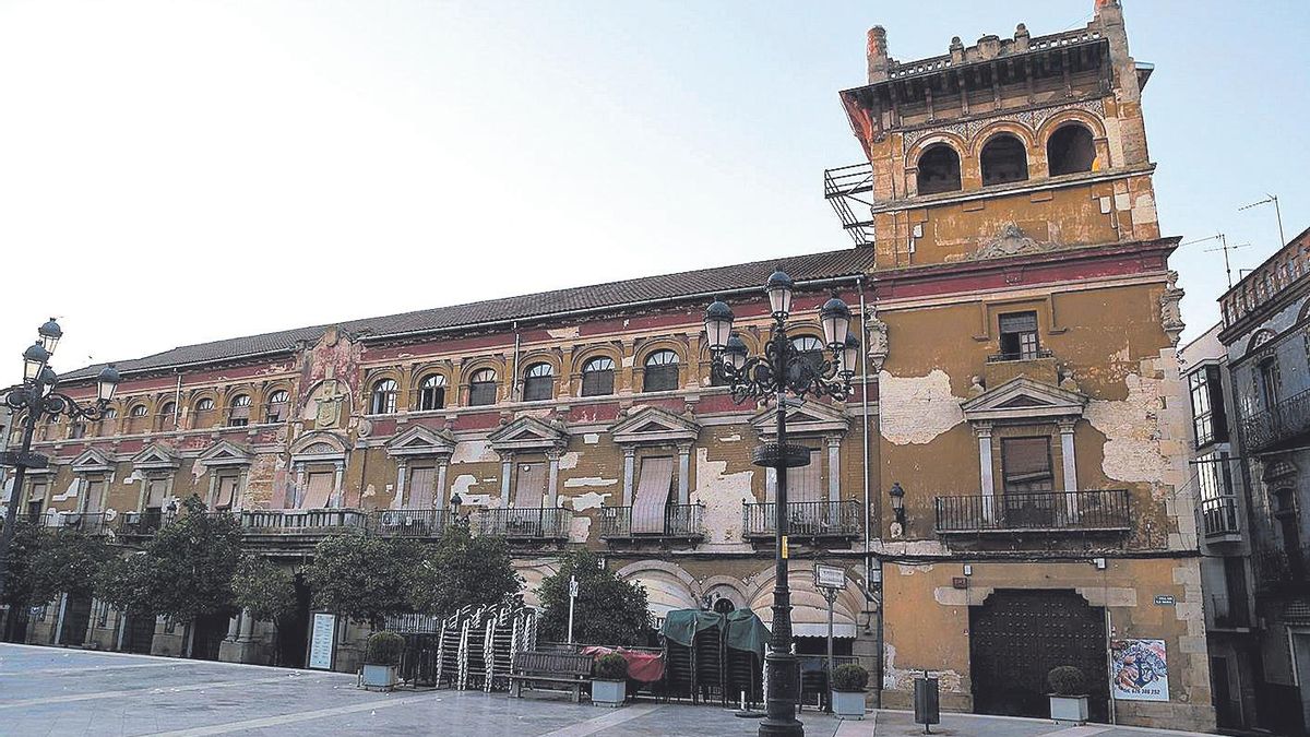 Aspecto que presenta actualmente la fachada del edificio de La Tercia, en la Plaza de la Rosa de Montilla.