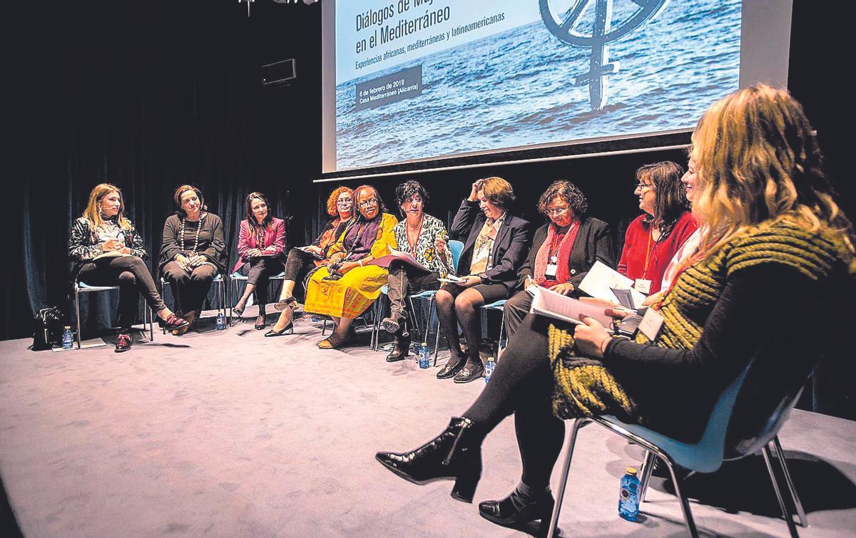 Casa Mediterráneo, la Generalitat Valenciana y la ONG Mujeres por África organiza diálogos de mujer por la paz.