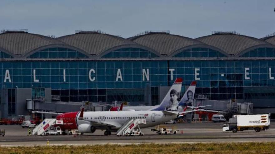 CC OO denuncia la mayor precariedad laboral en el aeropuerto pese a su crecimiento