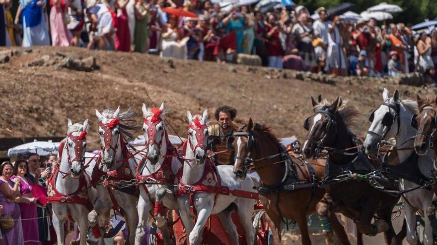 Así ha sido la carrera de cuadrigas en el Circo Romano de Mérida