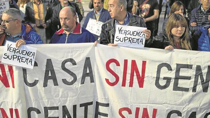 El Congreso endurece el comienzo de los desahucios