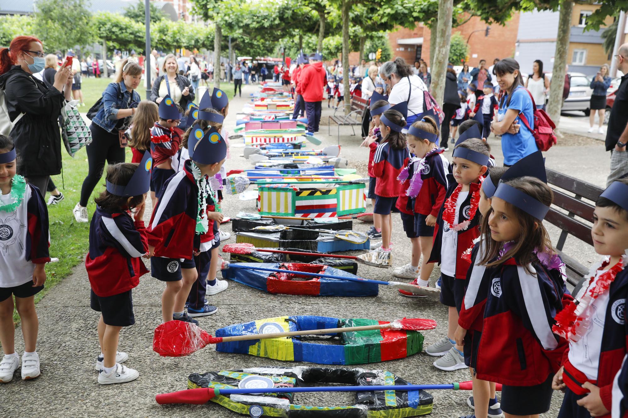 EN IMÁGENES: Así fue la recreación del Descenso del Sella con los alumnos de infantil del colegio San Miguel en Gijón