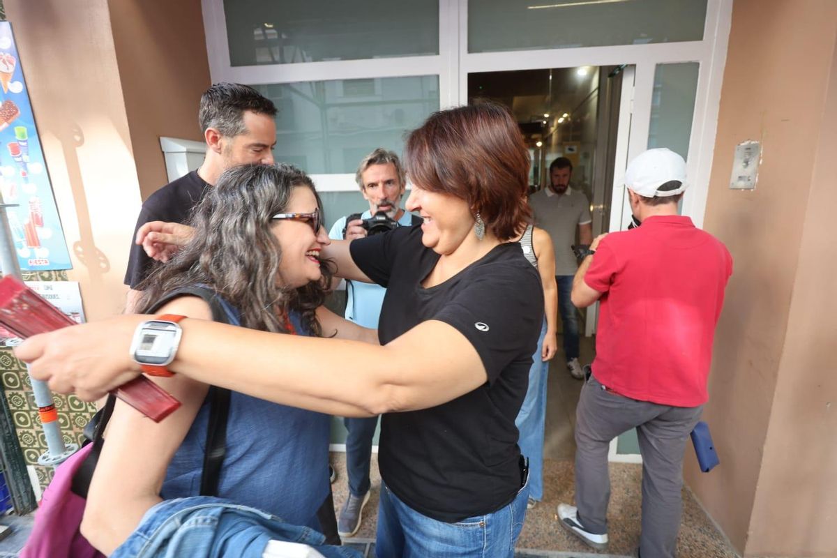 Mónica Oltra y Rosa Pérez Garijo a su llegada esta mañana a la sede de EUPV.