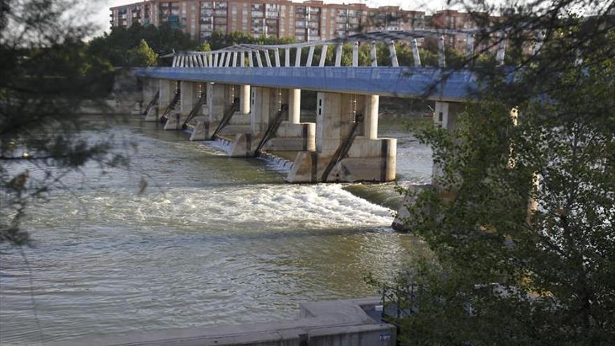 El ayuntamiento y la CHE buscan una solución para una compuerta del azud