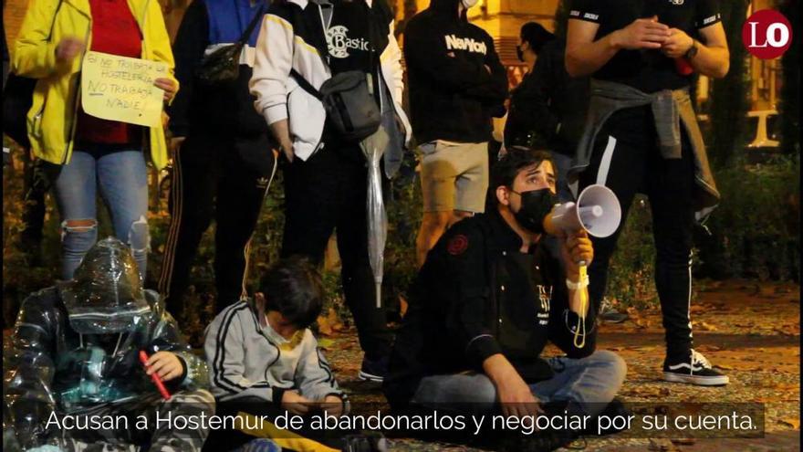 Hosteleros de la Región protestan y piden la dimisión de López Miras