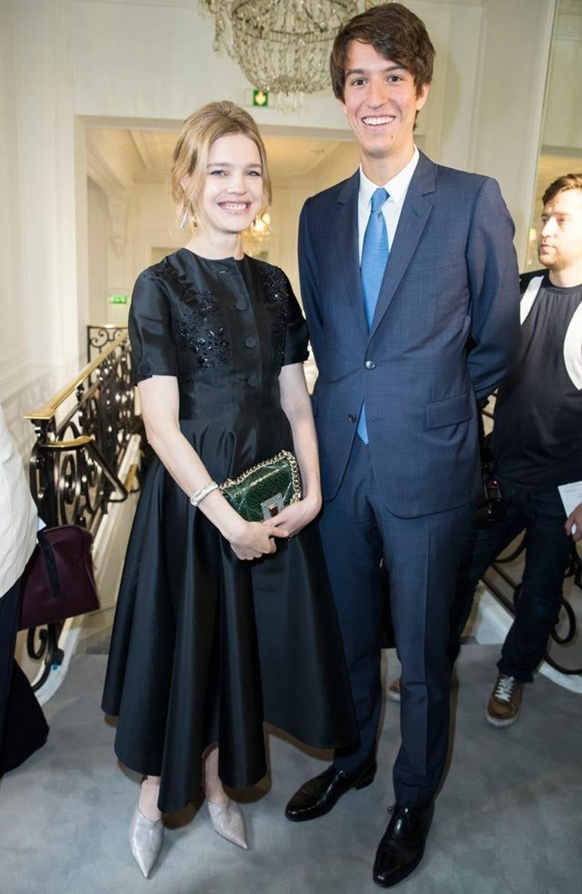 Natalia Vodianova y Alexandre Arnault, en el desfile de Alta Costura de Christian Dior.
