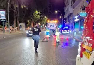 Peligro al caer cristales de un séptimo piso de la Gran Vía de Murcia cuando la gente celebraba el triunfo de España