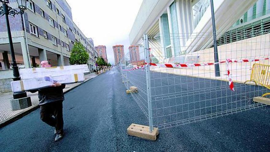 Un anillo de seguridad para el Calatrava La calle Policarpo Herrero estrena imagen