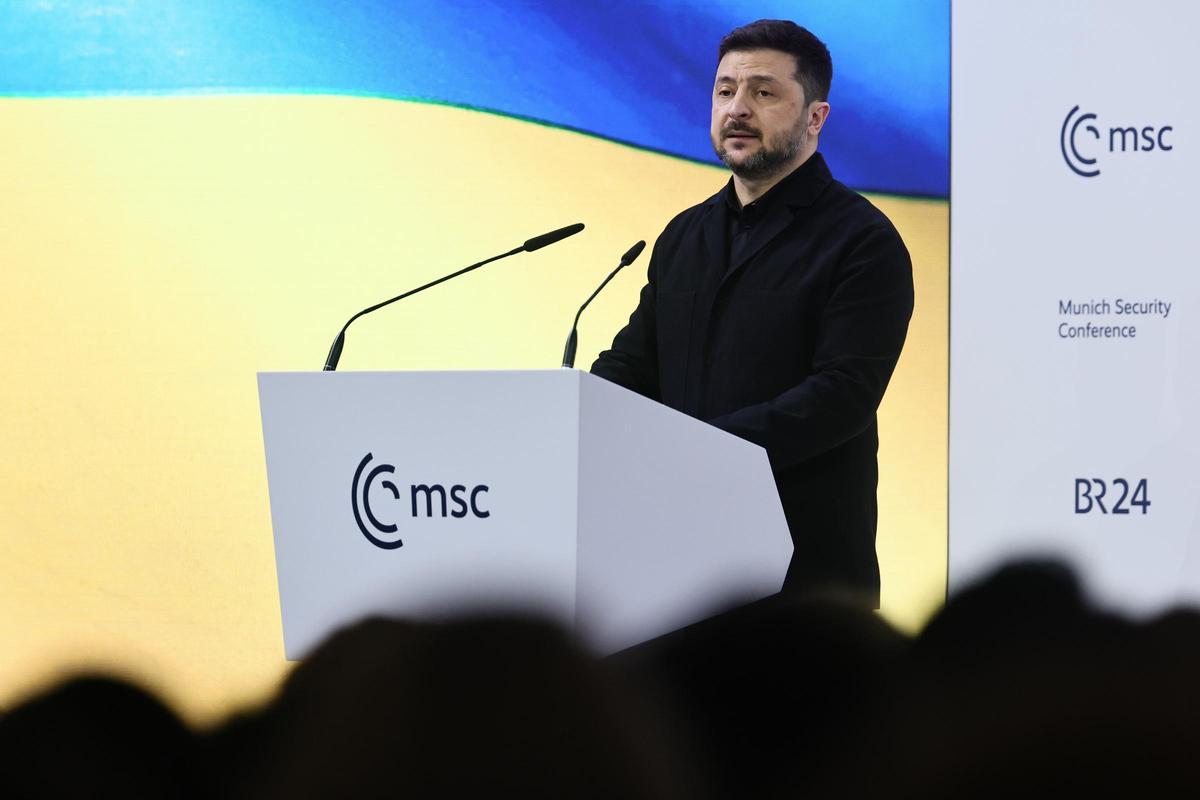 El presidente de Ucrania, Volodímir Zelenski, interviene durante la 62ª Conferencia de Seguridad de Múnich (MSC).