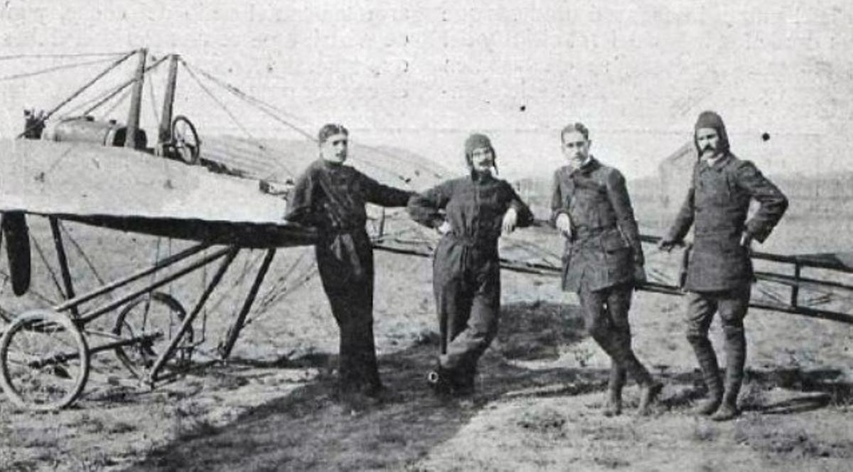 Manuel Menéndez y los primeros pilotos civiles becados por el Rey Alfonso XIII
