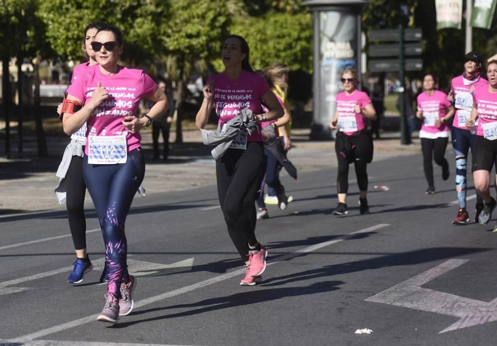 Ambiente en la V Carrera de la Mujer de Murcia