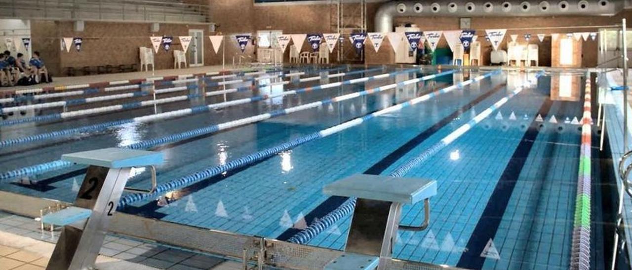 Las instalaciones de la piscina de Benicarló están cerradas desde hace dos años.