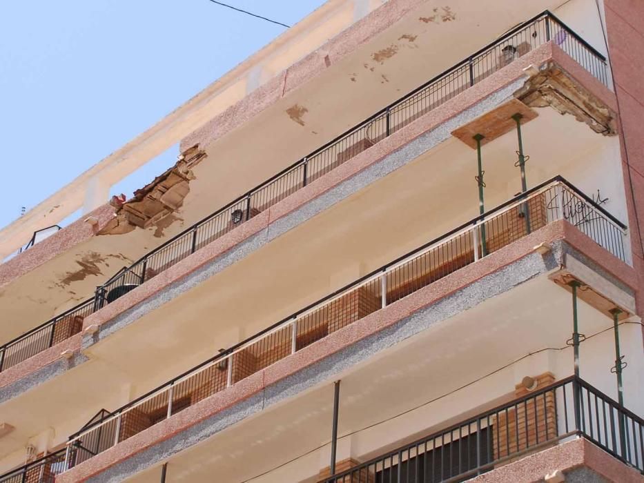 El Ayuntamiento de Torrevieja ha anunciado la adjudicación del derribo del edificio La Ballena más de diez años después de que se ordenara su desalojo por peligro de ruina