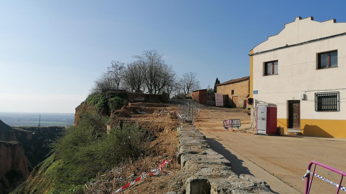 Solar en el que se asentaban las construcciones que será reintegrado en el mirador cercano