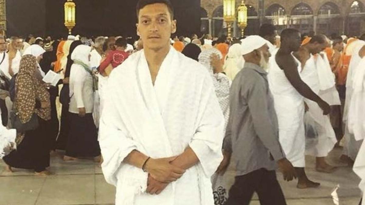 Özil cumplió con su obligación como musulmán peregrinando a La Meca