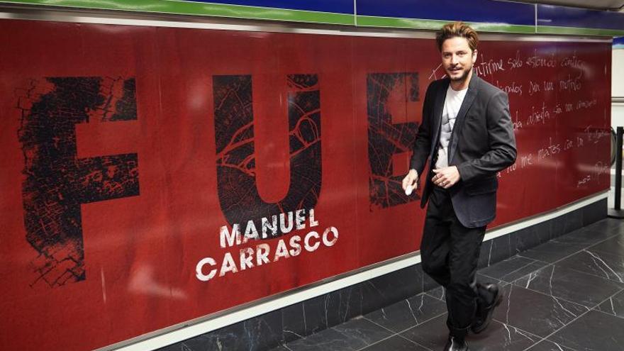 Manuel Carrasco, en la estación de Gran Vía del Metro de Madrid.