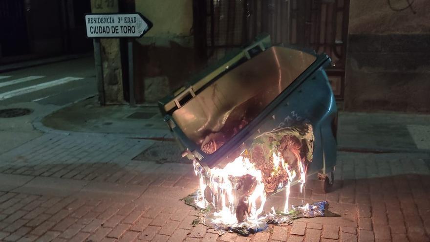 Actos vandálicos en Toro durante la madrugada del miércoles.