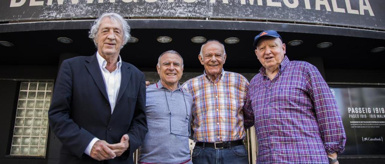 Juan Cruz Sol, SergioManzanera, Antón Martínez y José Vicente Forment, en Mestalla.