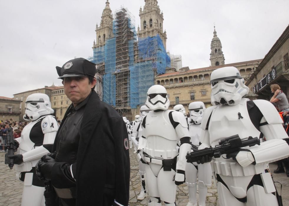 Cientos de aficionados a la saga festejan con un desfile los 40 años de la primera película