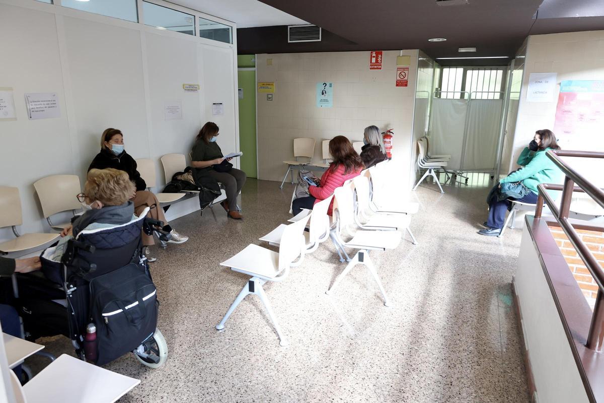 Sala de espera del centro de salud de Santa María de Gracia (Murcia) este miércoles.