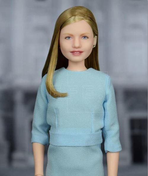 La familia Real convertida en Barbie