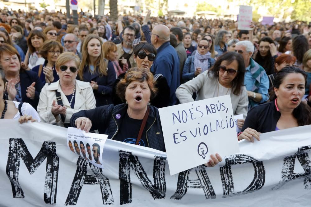 Marcha en València en protesta por la sentencia de 'La Manada'