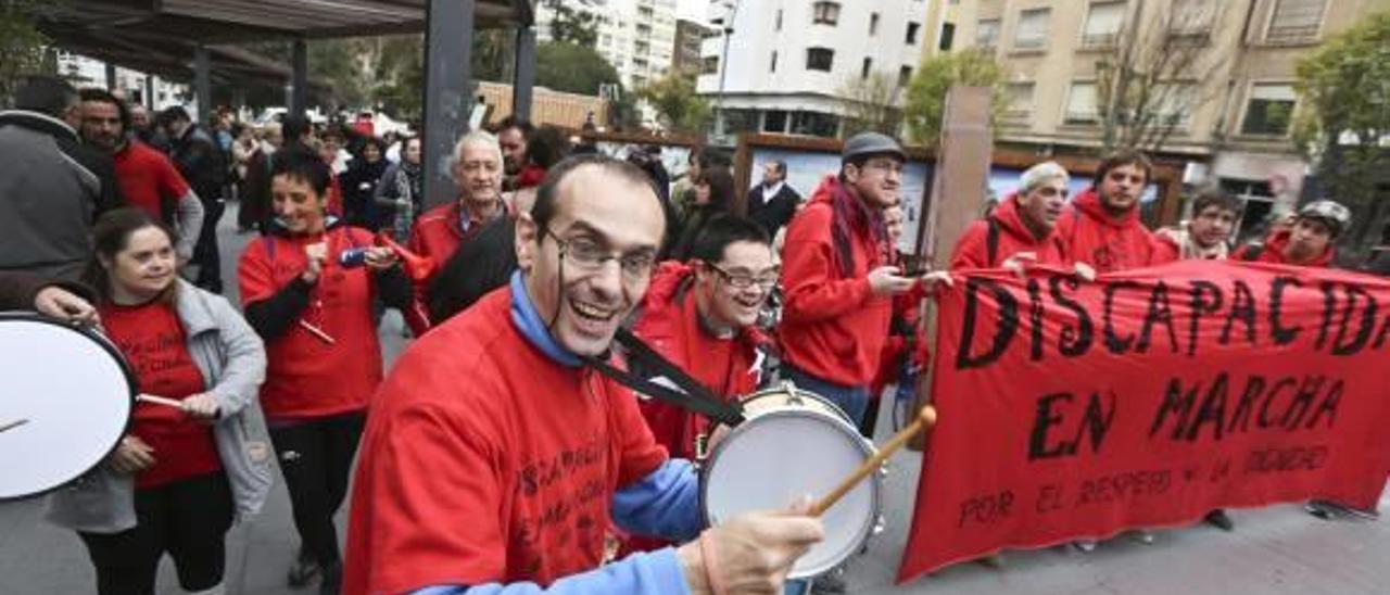 El Ayuntamiento contrata a 32 personas para reducir la espera en las ayudas a la dependencia