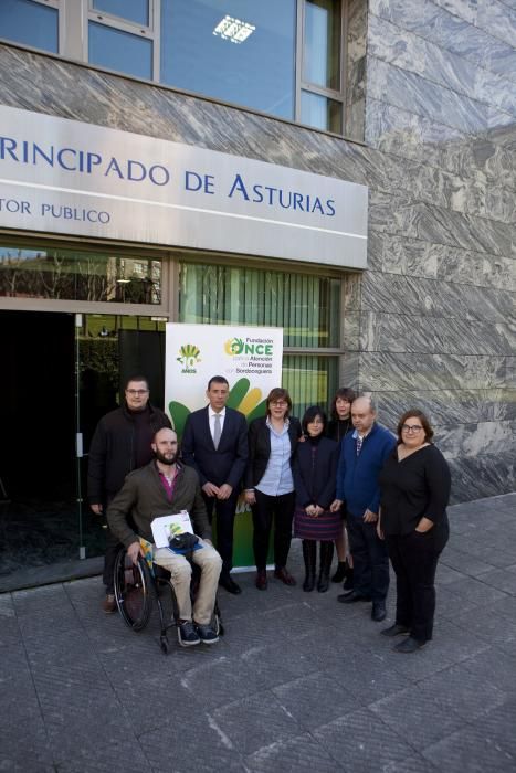 La consejera Pilar Varela asiste al acto conmemorativo de la fundación de la ONCE para las personas sordociegas