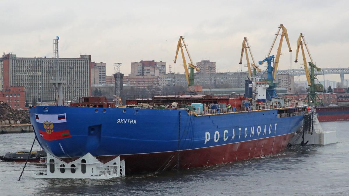 Ceremonia de botadura del 'Yakutia' en San Petersburgo.