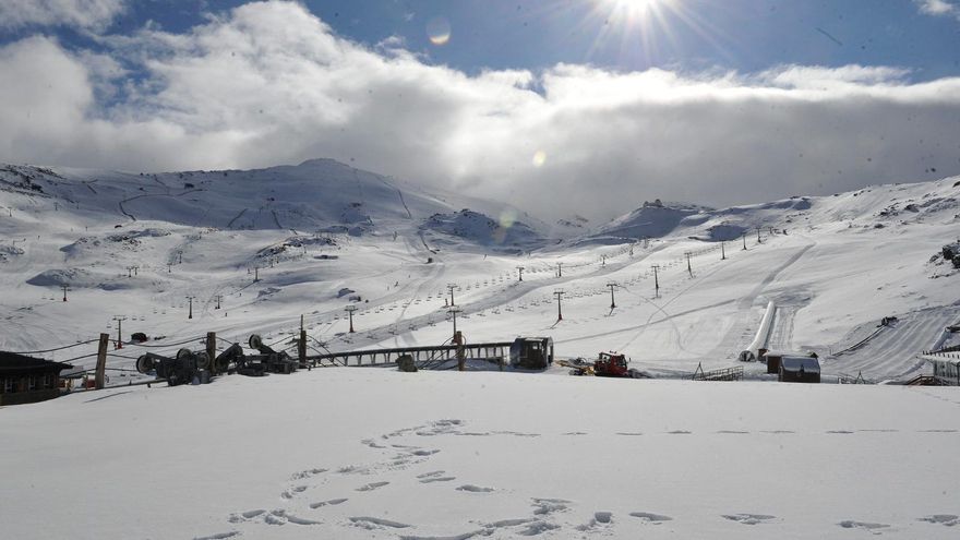 Muere un alpinista que residía en Alicante tras sufrir una caída desde unos 20 metros en el Mulhacén