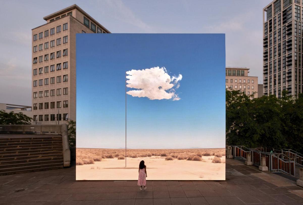 'Surrender (Flag)' (2023), de John Gerrard.