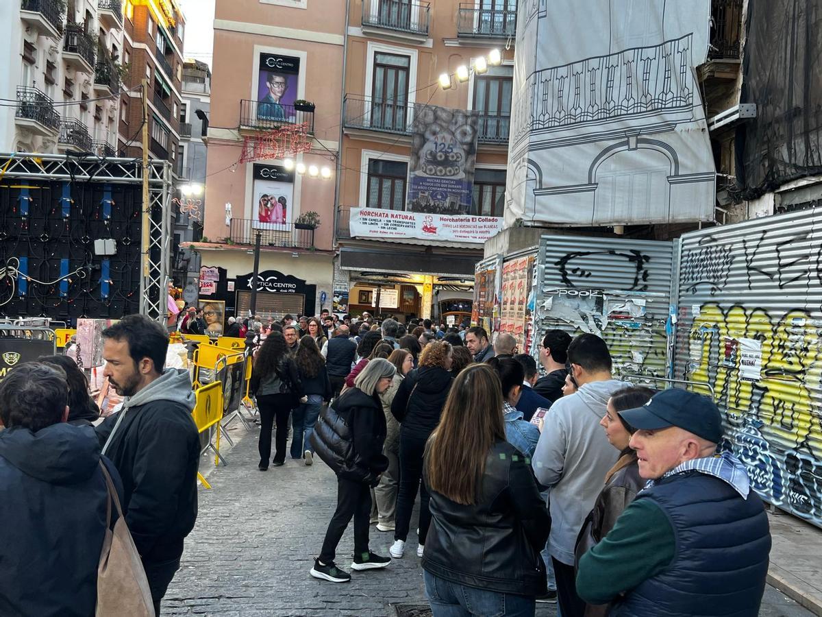 Colas para comprar buñuelos en València.