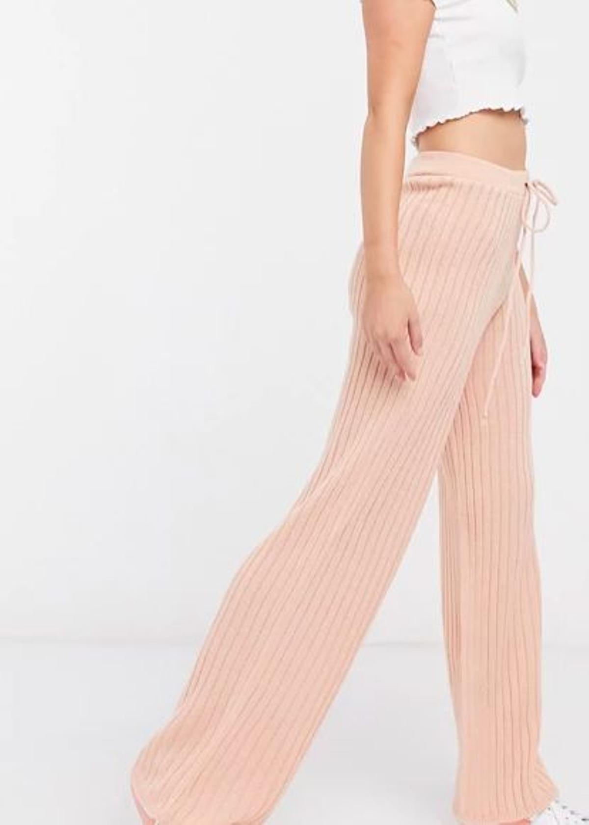 Pantalones color rubor de pernera ancha de canalé Lullaby de In The Style x Lorna Luxe