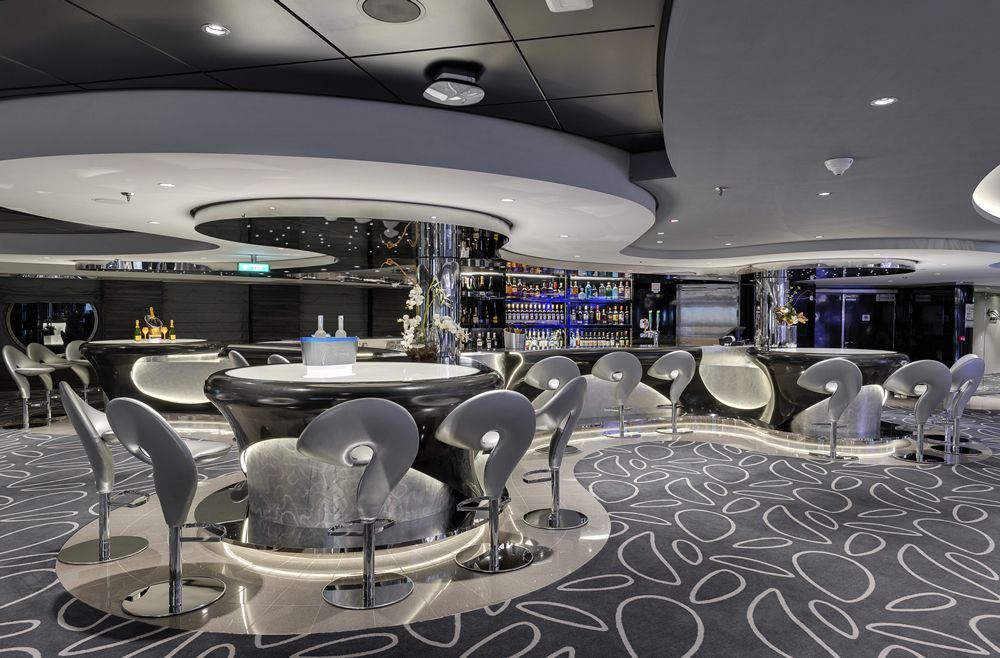 Interior del crucero MSC Grandiosa, el más grande de la flota de MSC, que hoy ha atracado en València con dos positivos a bordo.