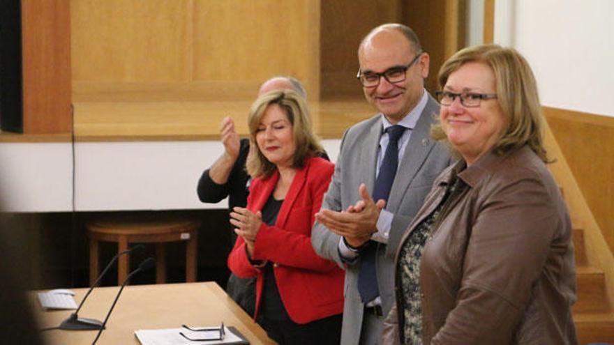 La profesora Cecilia Gómez toma posesión como defensora universitaria de la UA