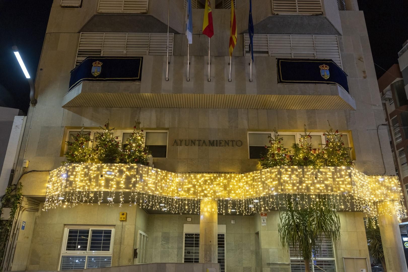 La fiesta de encendido del alumbrado especial de fiestas patronales y Navidad de Torrevieja, en imágenes