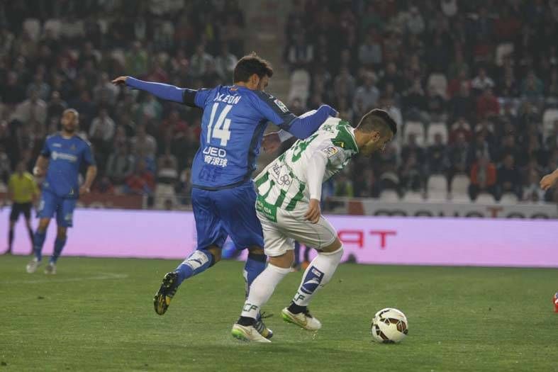 Córdoba C.F. Getafe, el partido en fotos.