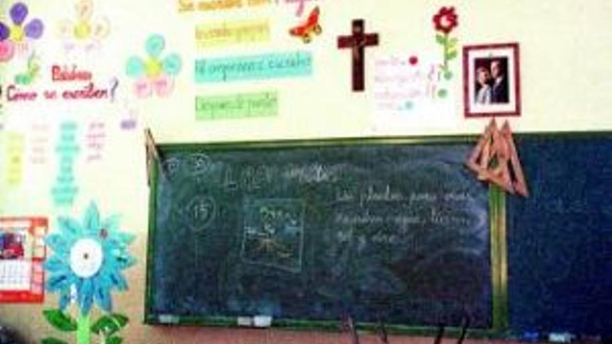 Un juez obliga a retirar los crucifijos de un colegio público