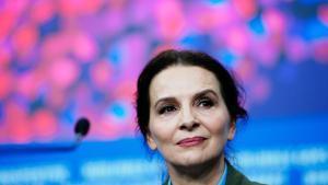 Juliette Binoche presentó Queen At Sea en la Berlinale, que acabó ganando el Premio del Jurado y ella, el galardón a la Mejor Interpretación de Reparto, ‘ex-aequo’, para Tom Courtenay y Anna Calder-Marshall.