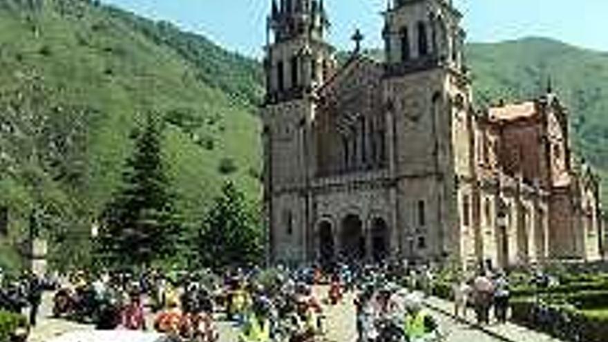 Adoración en Covadonga