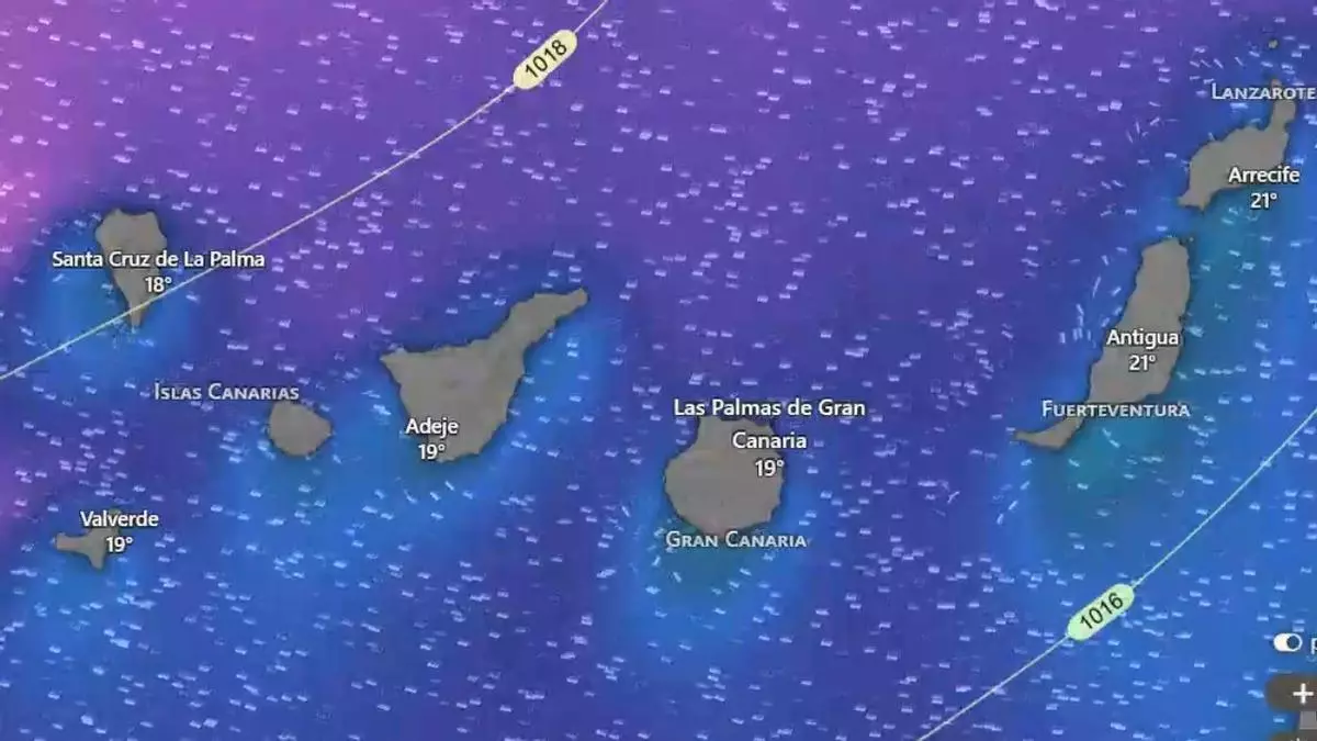 Temperaturas que rozarán los 30 grados y viento intenso en Canarias este martes