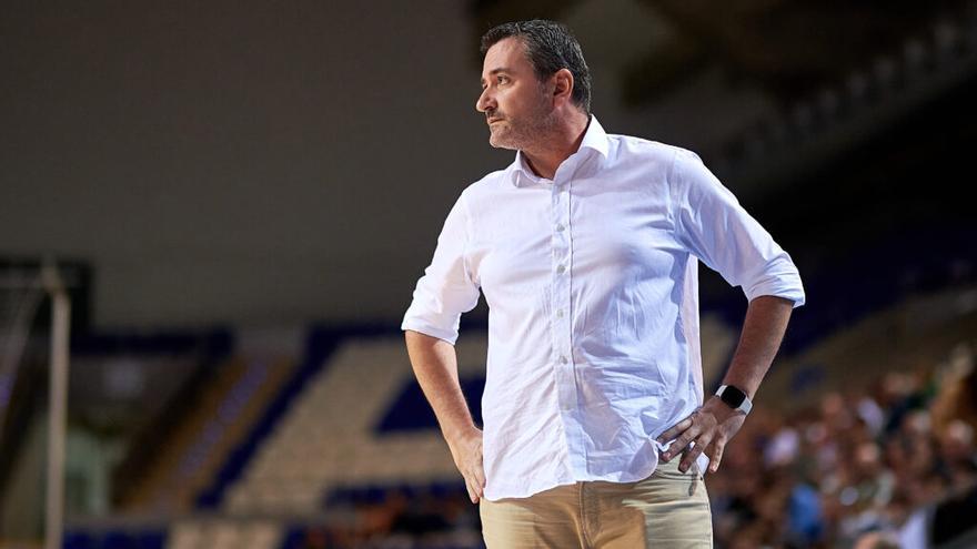 Óscar Olivenza deja de ser el entrenador del Palmer Basket Mallorca