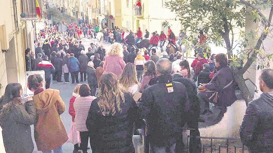 Arrastre del ‘ròssec’ y quema de la hoguera marcan la jornada