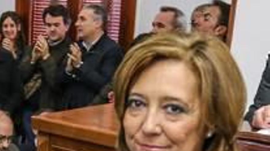 Un juez cita a declarar a María Gómez por el pago de sobresueldos al exsecretario